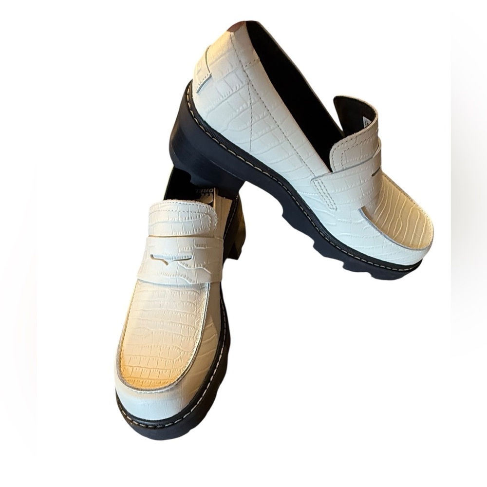 Sorel Black and Ivory Waterproof Lug Sole Joan Now City Loafers Womens 9.5 NWT